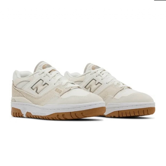 New Balance Cream Sneakers - Picture 1 of 2